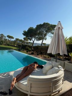 Zaira Nara feet photo thumbnail