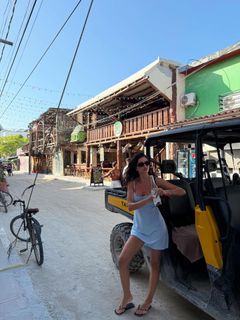 Zaira Nara feet photo thumbnail