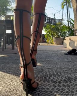 Zaira Nara feet photo thumbnail