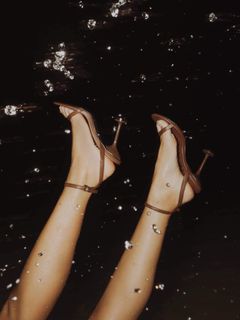 Zaira Nara feet photo thumbnail