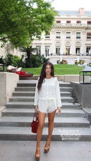 Zaira Nara feet photo thumbnail