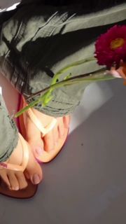 Zaira Nara feet photo thumbnail