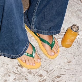Zaira Nara feet photo thumbnail