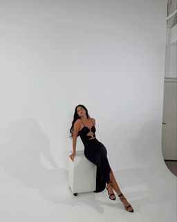 Zaira Nara feet photo thumbnail