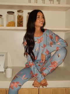 Zaira Nara feet photo 12