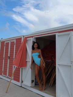 Zaira Nara feet photo 9