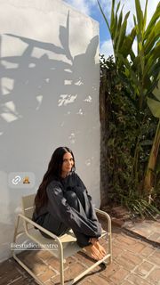 Zaira Nara feet photo 6