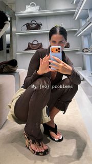 Zaira Nara feet photo 2