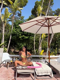 Zaira Nara feet photo 6