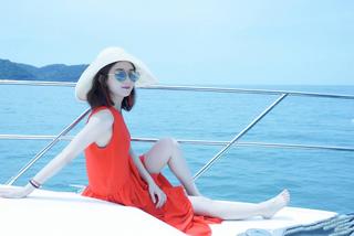 Zanilia Zhao feet photo 12