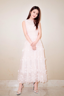Zanilia Zhao feet photo 3