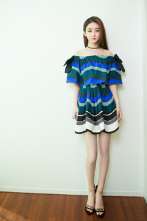 Zanilia Zhao feet photo 16