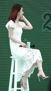 Zanilia Zhao feet photo 5