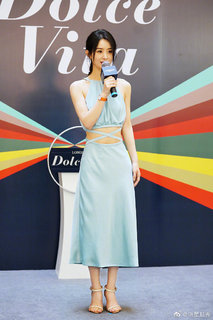 Zanilia Zhao feet photo 2