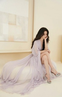Zanilia Zhao feet photo 17