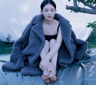 Zanilia Zhao feet photo 4