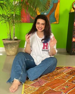 Zara Abbas feet photo 2
