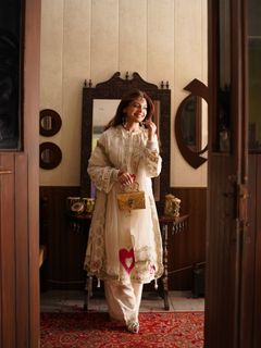 Zara Abbas feet photo 7