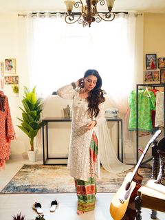 Zara Abbas feet photo 5