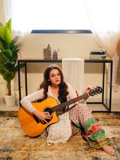 Zara Abbas feet photo 4