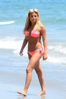 Zara Holland feet photo 3