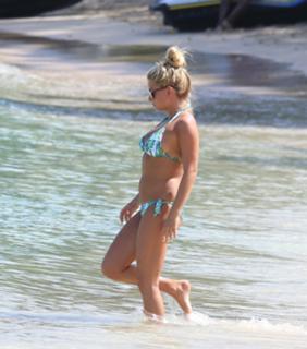 Zara Holland feet photo 14