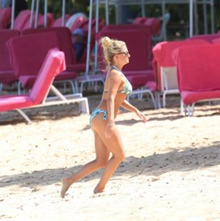 Zara Holland feet photo 12