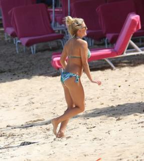 Zara Holland feet photo 10