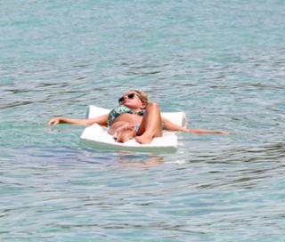 Zara Holland feet photo 9