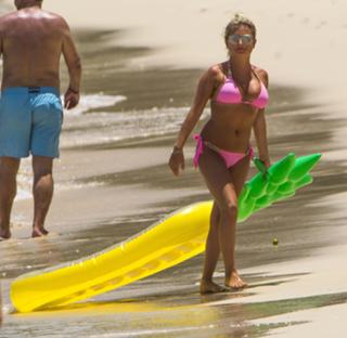 Zara Holland feet photo 3