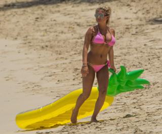 Zara Holland feet photo 2