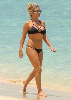 Zara Holland feet photo 9