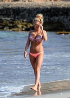 Zara Holland feet photo 10