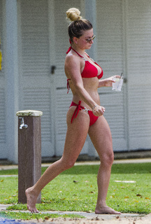 Zara Holland feet photo 5