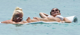 Zara Holland feet photo 5