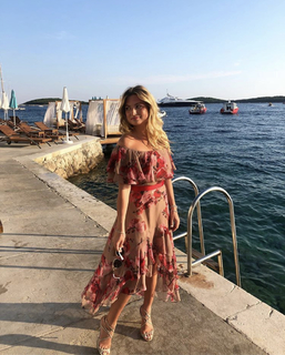 Zara Holland feet photo 3