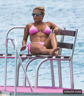 Zara Holland feet photo 12