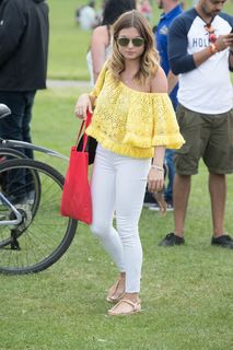 Zara Holland feet photo 4
