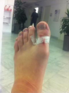 Zara Larsson feet photo thumbnail