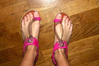 Zara Larsson feet photo thumbnail