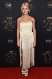 Zara Larsson feet photo thumbnail