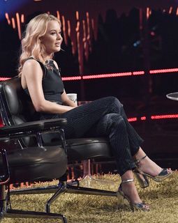 Zara Larsson feet photo thumbnail