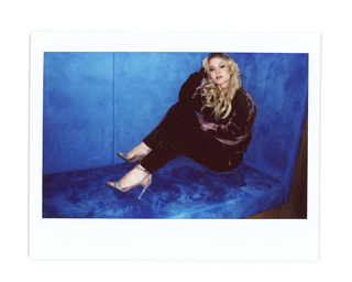 Zara Larsson feet photo thumbnail