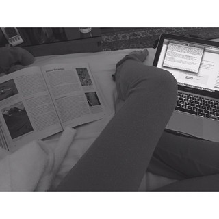 Zara Larsson feet photo thumbnail