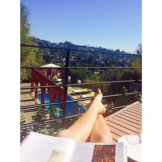 Zara Larsson feet photo thumbnail
