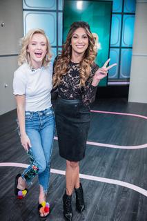 Zara Larsson feet photo thumbnail