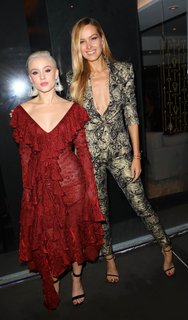 Zara Larsson feet photo thumbnail