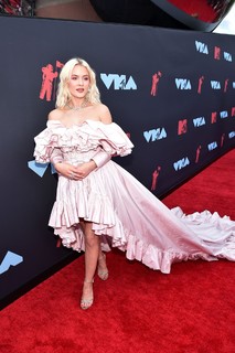 Zara Larsson feet photo thumbnail