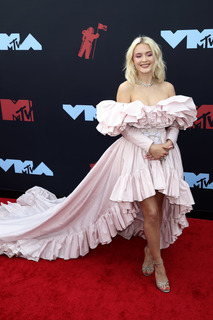 Zara Larsson feet photo thumbnail