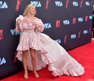 Zara Larsson feet photo thumbnail